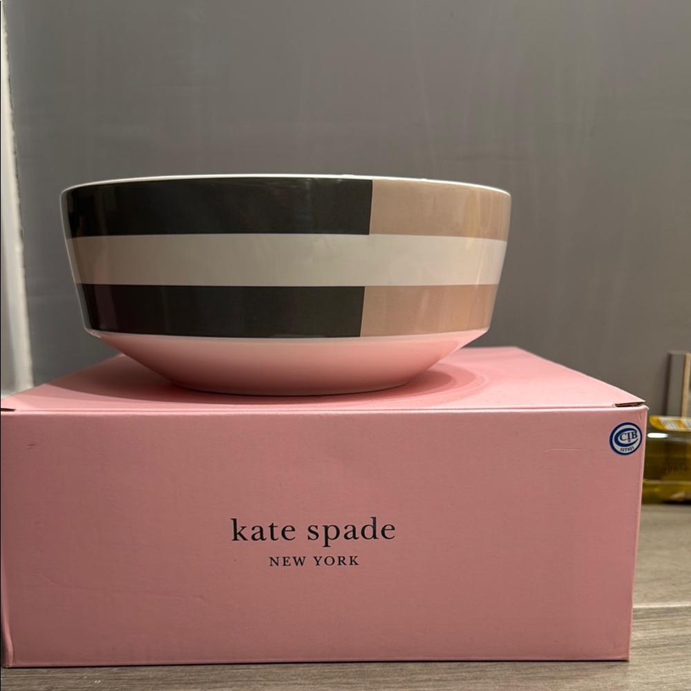 Kate Spade Striped serving bowl - Picture 2 of 7